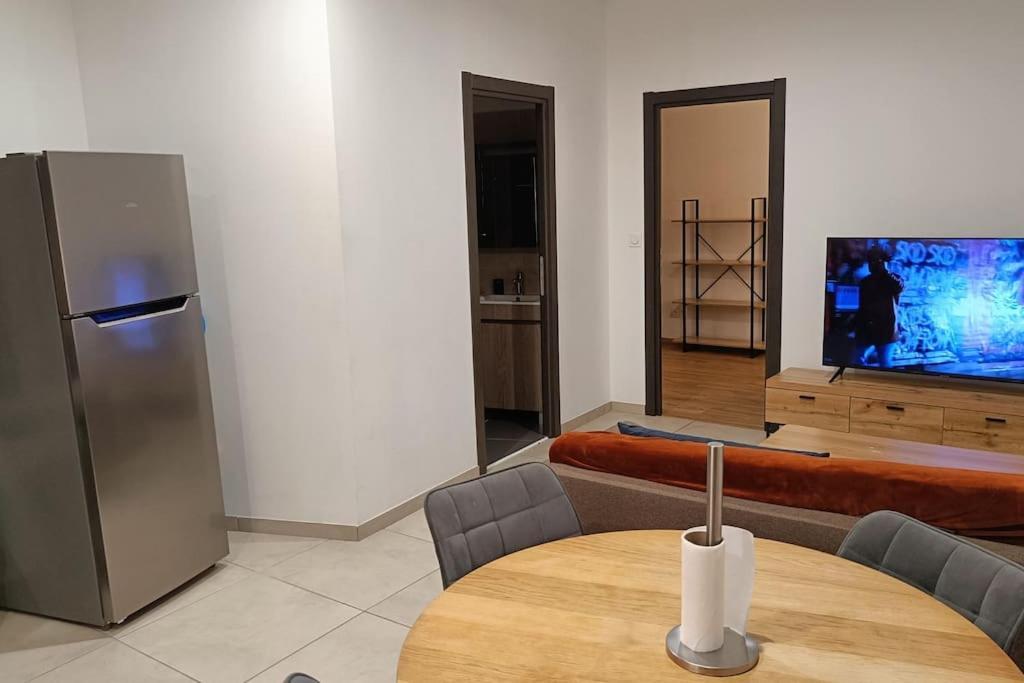 Appartement Confort Equipe Au Coeur De Béziers Exteriér fotografie
